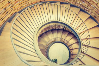 Sarmal daire merdiven