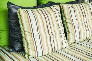 Güzel lüks yastıklar Divan
