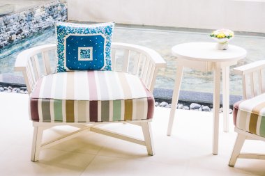 Güzel lüks yastıklar Divan