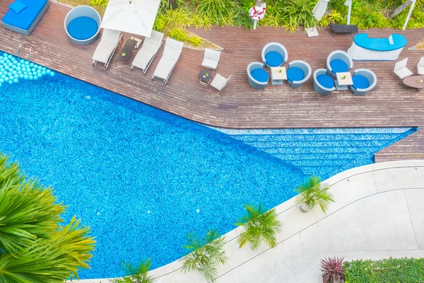 Hotel de luxo bonito piscina resort — Fotografia de Stock