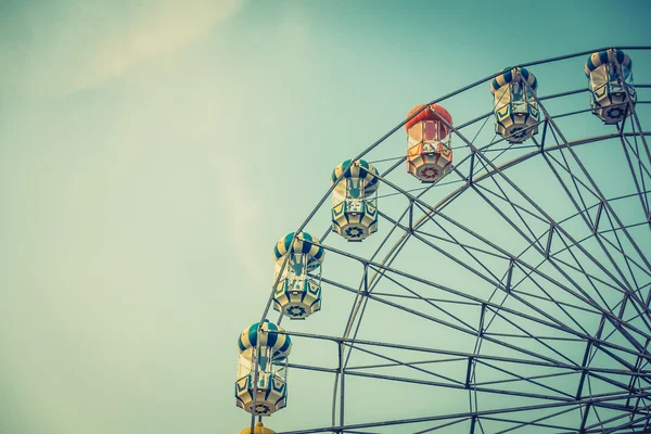 Roue ferris vintage dans le parc — Photo