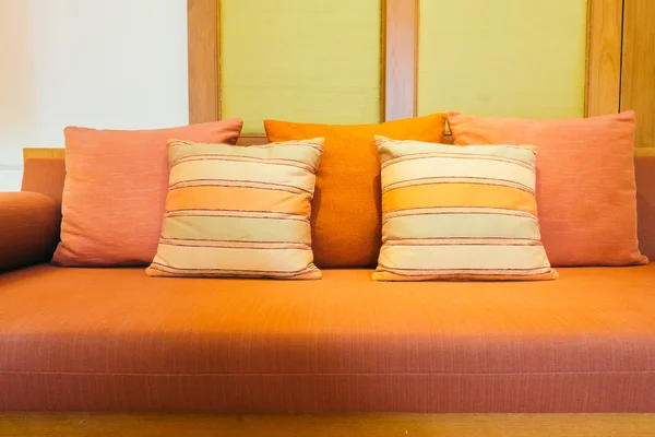 Kuddar på soffan dekoration — Stockfoto