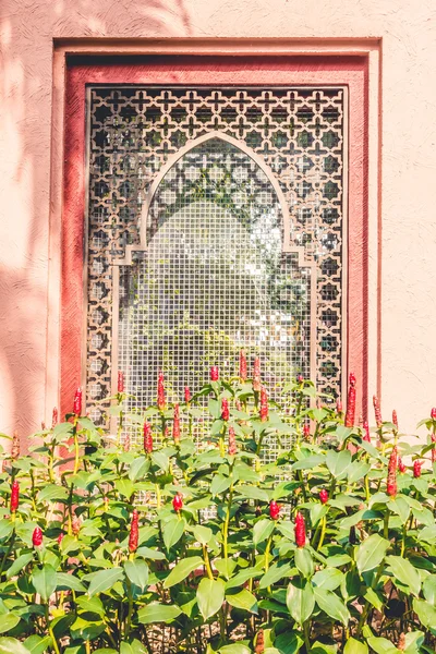 Schöne Architektur im marokkanischen Stil — Stockfoto