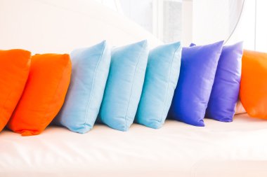 Güzel lüks yastıklar Divan