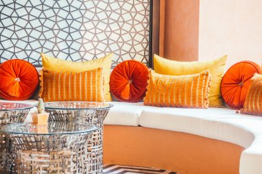 Güzel lüks yastıklar Divan