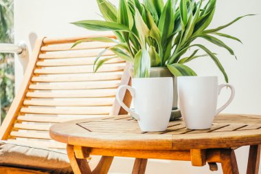 beyaz kahve fincanı