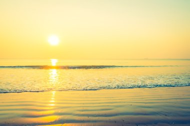 Sahilde güzel gündoğumu