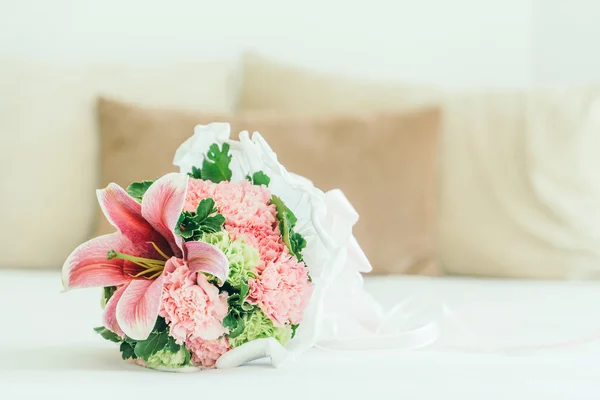 Krásná kytice květinové dekorace — Stock fotografie