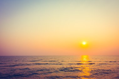 günbatımı ve deniz arkaplanı 