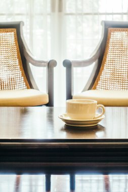 Masada beyaz kahve fincanı