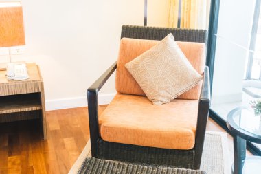 Sandalye dekorasyon yastık