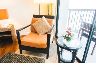 Sandalye dekorasyon yastık