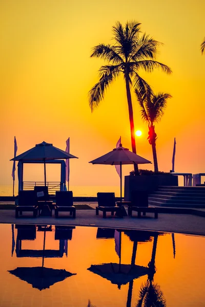 Beautiful Silhouette palm tree — Stock Photo, Image