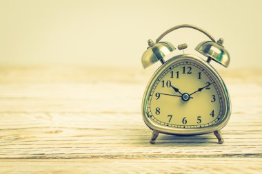 Klasik alarm saati
