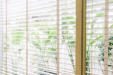 Kör pencere dekorasyon oturma odasında