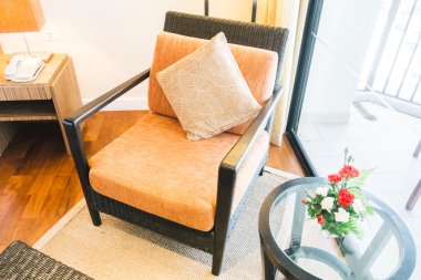 Sandalye dekorasyon yastık