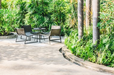 Boş sandalye ile açık veranda