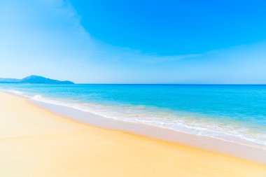 Güzel tropikal plaj ve deniz
