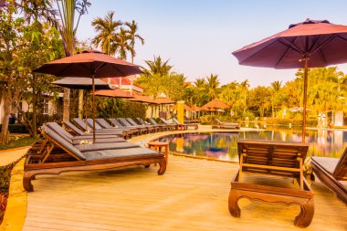 Günbatımı kez Resort'ta yüzme havuzu