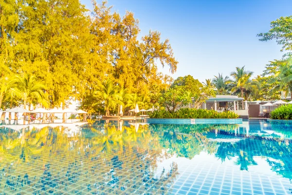 Hotel swimming pool resort — Stock Photo, Image