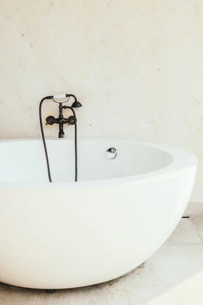 Όμορφα πολυτελή μπανιέρα διακόσμηση — Φωτογραφία Αρχείου