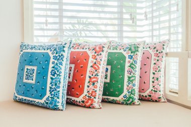 Güzel lüks yastıklar Divan