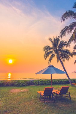 Boş şemsiyeleri ve sandalyeler, Twilight zamanlarda