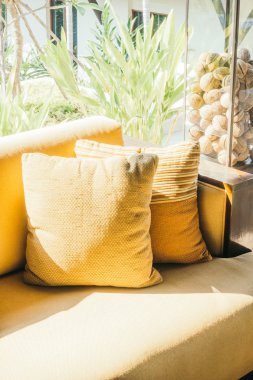 Güzel lüks yastıklar Divan