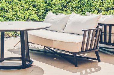 Modern sandalye ve masa