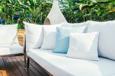 Güzel lüks yastıklar Divan