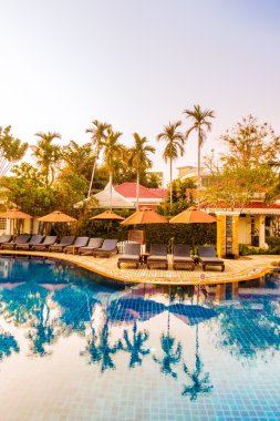 Günbatımı kez Resort'ta yüzme havuzu