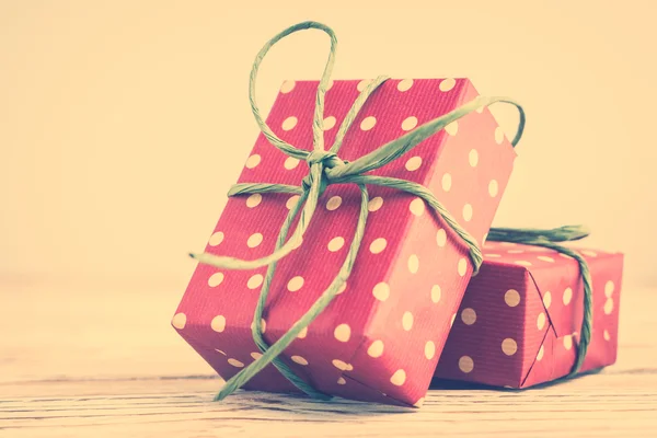 Polka dot hediye kutusu — Stok fotoğraf