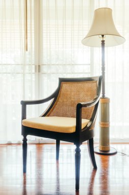 Boş masa ve sandalye