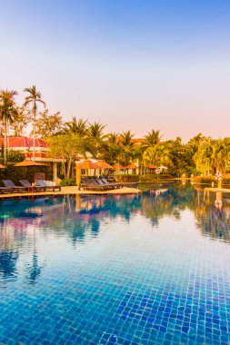 Günbatımı kez Resort'ta yüzme havuzu