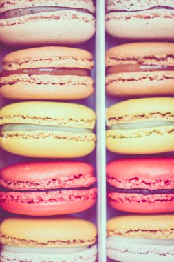 Renkli acıbadem kurabiyesi tatlı