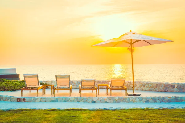 Hotel swimming pool — Stock Photo, Image