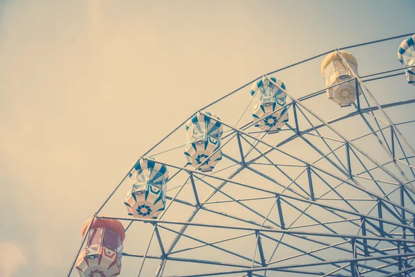 Vintage ferris wheel in the park — Stock Photo, Image