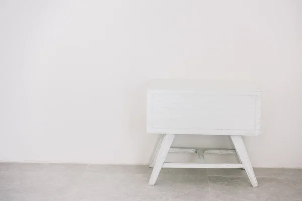Boş beyaz masa — Stok fotoğraf