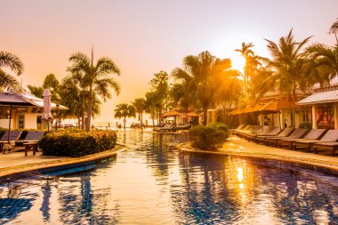 Günbatımı kez Resort'ta yüzme havuzu