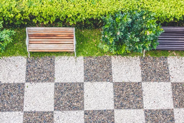 Empty bench in the park — Stock Photo, Image