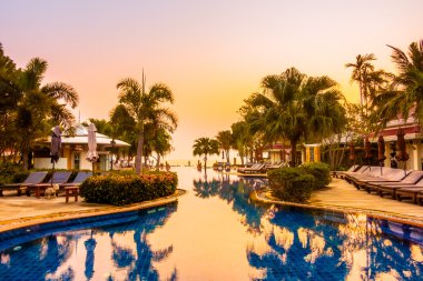 Günbatımı kez Resort'ta yüzme havuzu