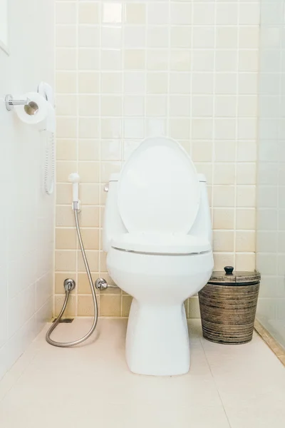 Décoration de toilettes dans la salle de toilettes — Photo