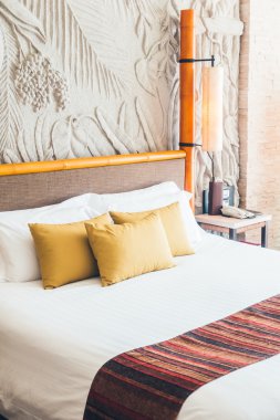 Lüks yatak güzel yastıklar