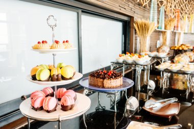 Otel restoranında açık büfe