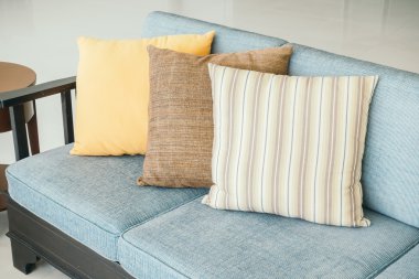 Güzel lüks yastıklar Divan