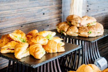 Otel restoranında açık büfe