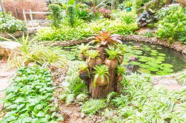 Taş yol yol yürümek için