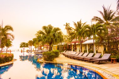 Günbatımı kez Resort'ta yüzme havuzu