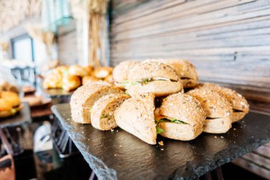 Otel restoranında açık büfe