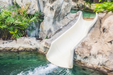 Yüzme Havuzu etrafında kaydırma